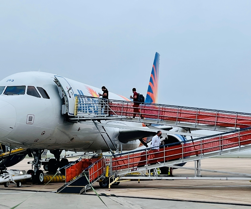 Allegiant Plane