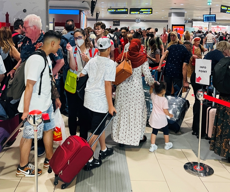 Bologna Airport Ticket Counter Line 